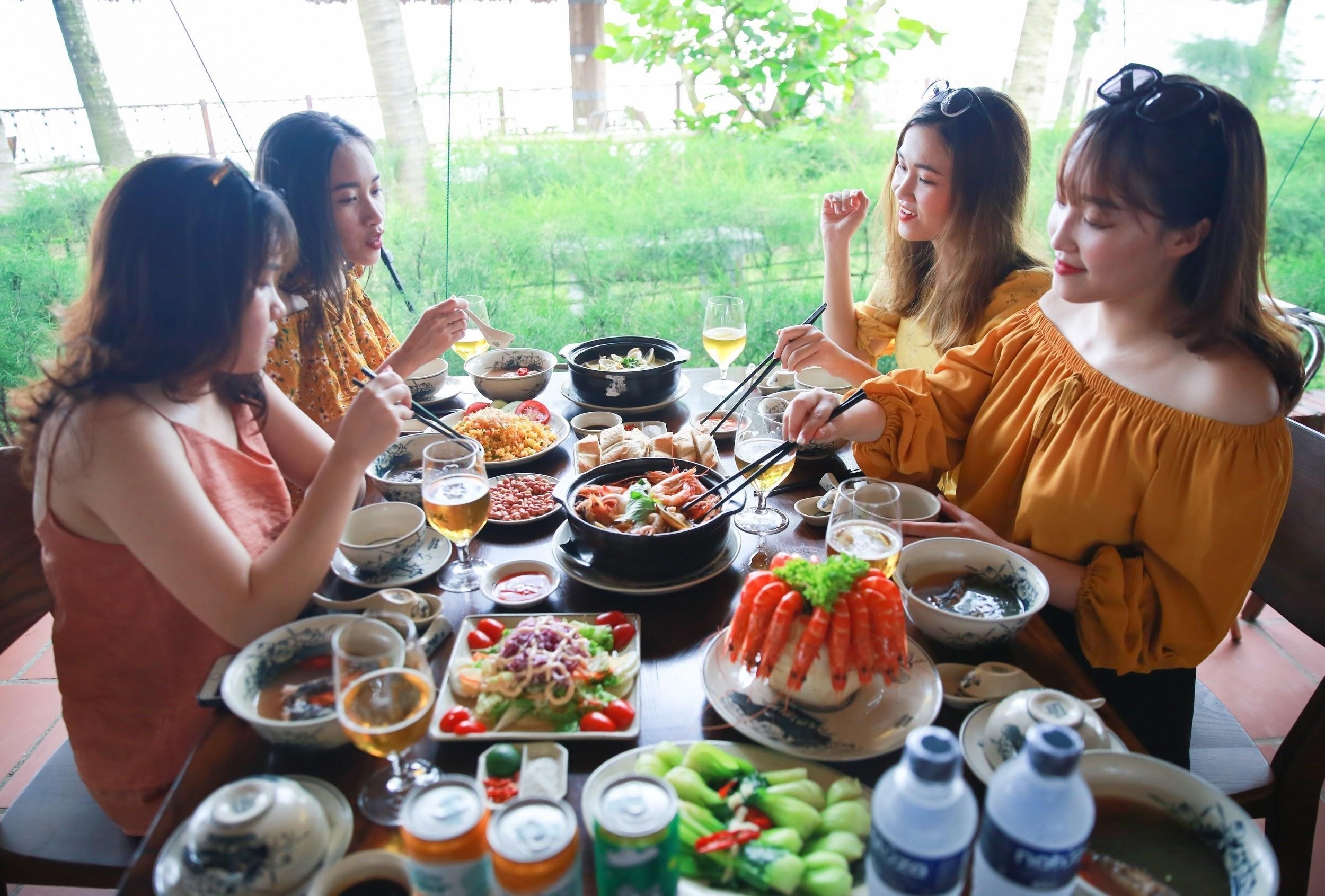 Toplist 15 địa điểm ăn uống NGON, BỔ, BỔ gần FLC Qui Nhơn cực chất.