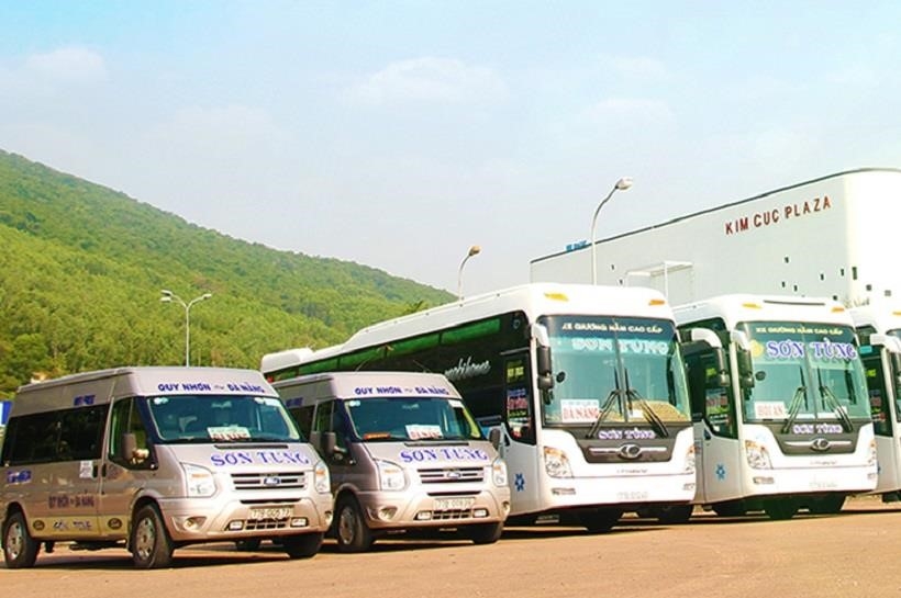 xe buýt mang tên Sơn Tùng.